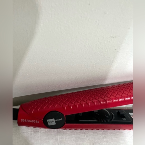 Birthday Prize / Favour Bundle. Straightener Flat Irons x 7 - Picture 6 of 7